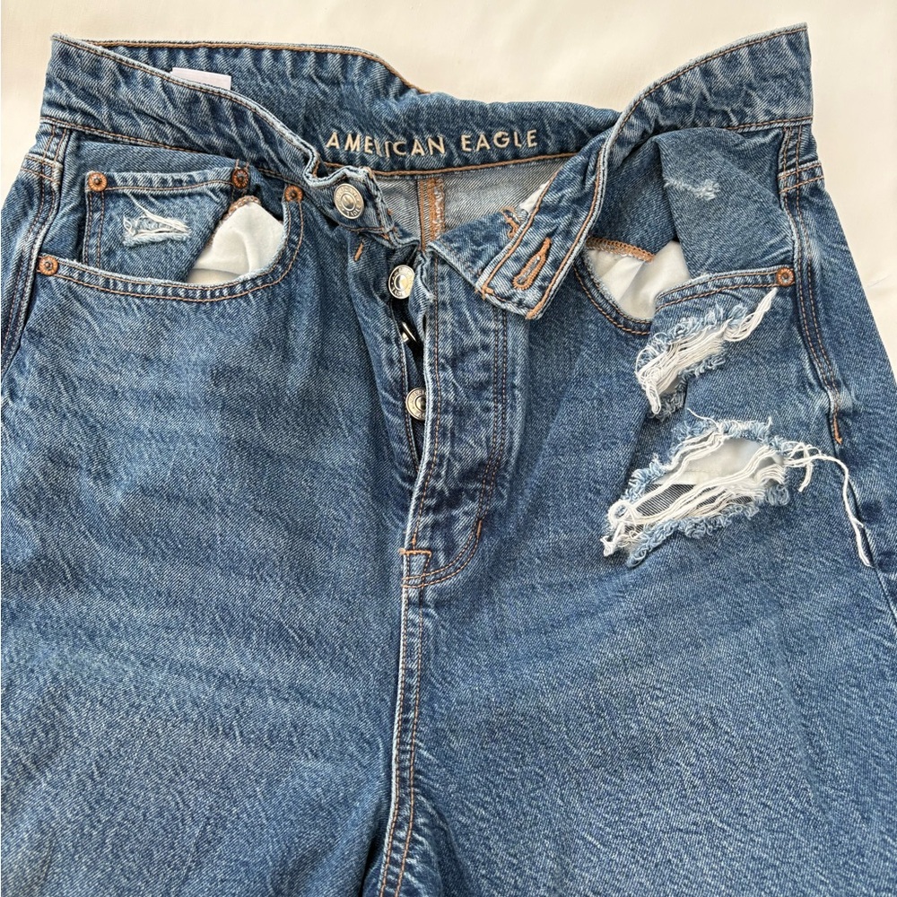 American Eagle high waist Distressed Blue Jeans 12 Long